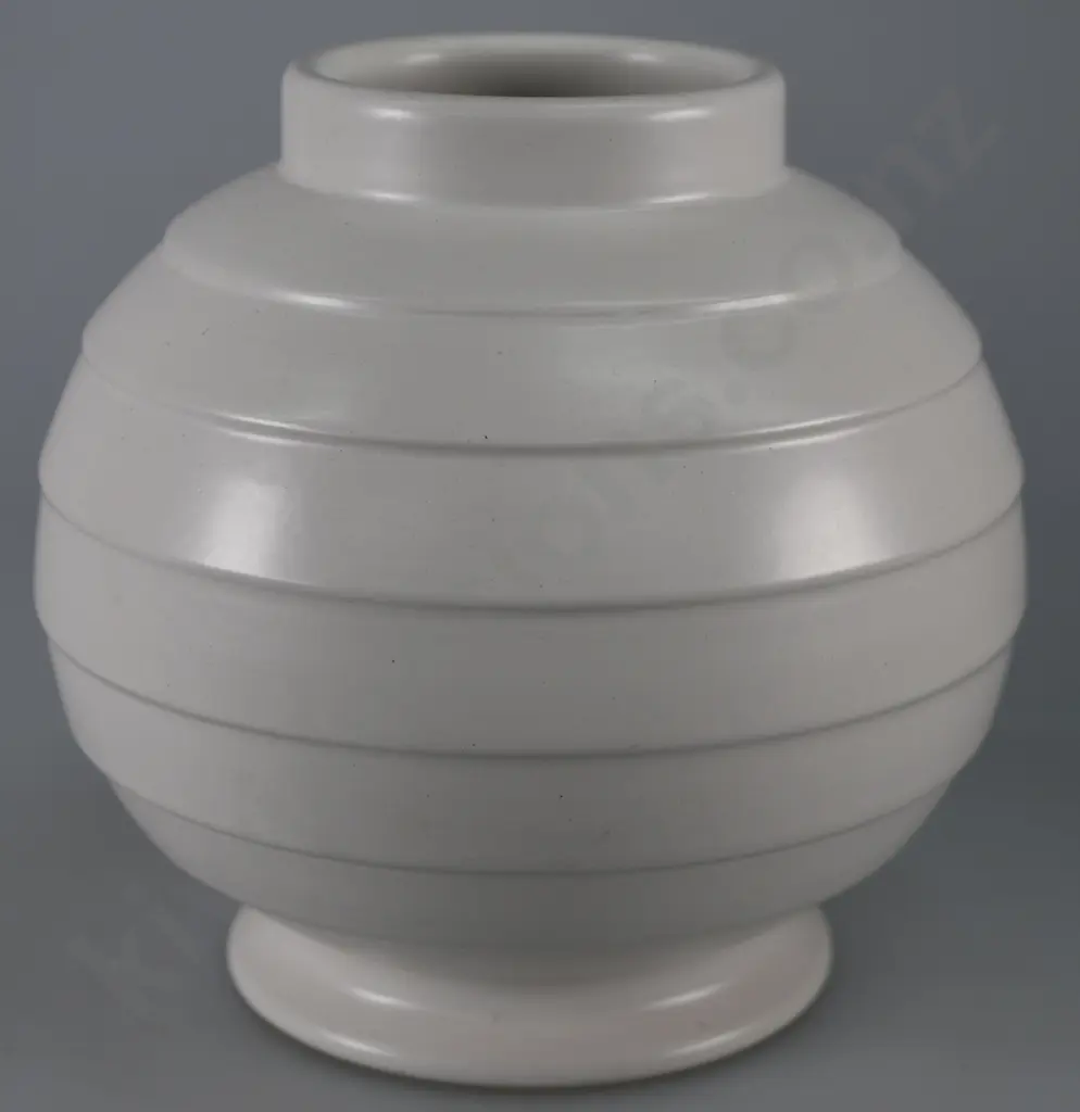 CROWN LYNN HAND POTTED VASE Image 1++