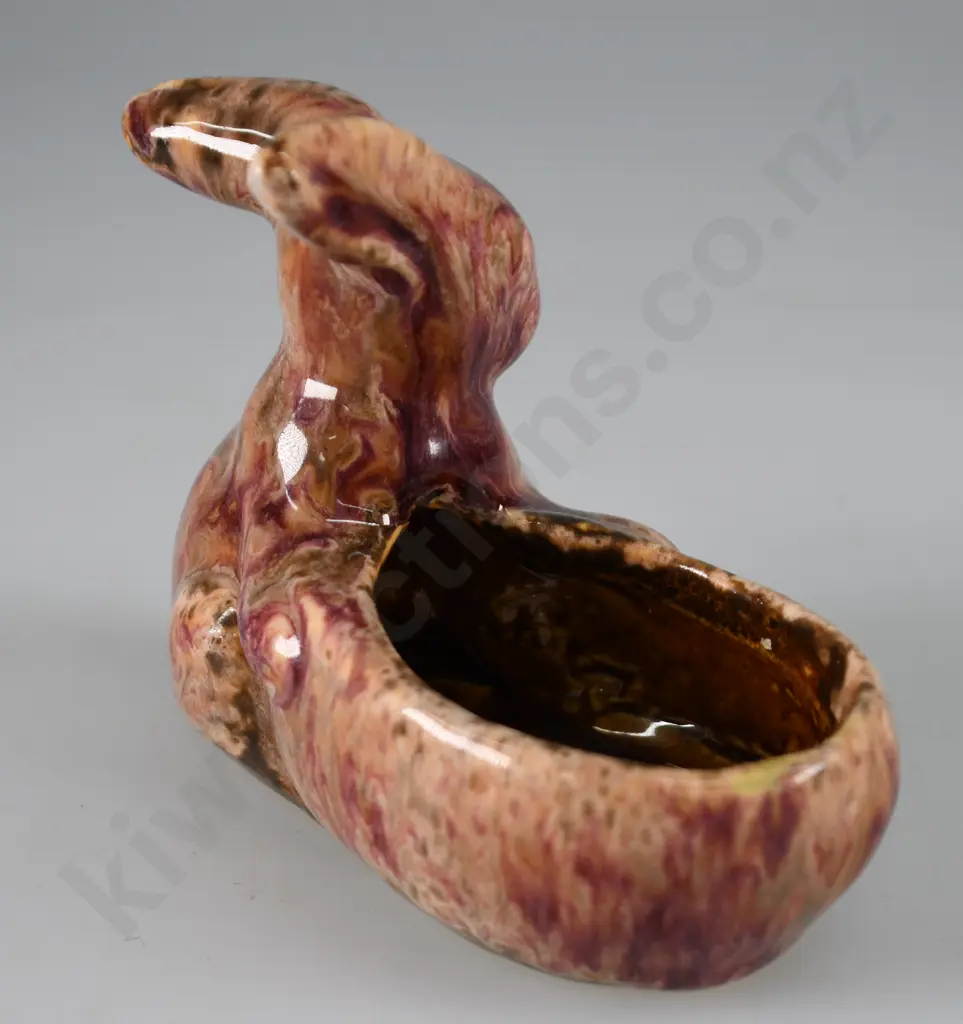 CROWN LYNN / AMBRICO RABBIT TRICKLE GLAZED EASTER EGG HOLDER Image 1++
