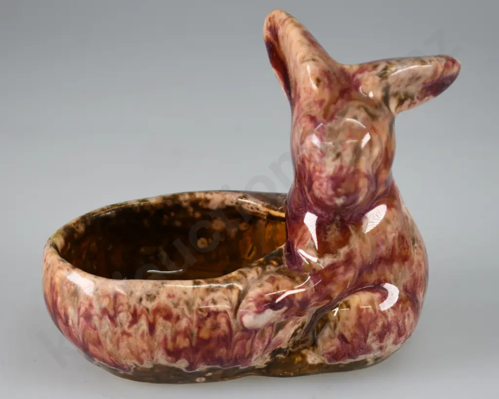 CROWN LYNN / AMBRICO RABBIT TRICKLE GLAZED EASTER EGG HOLDER Image 1++