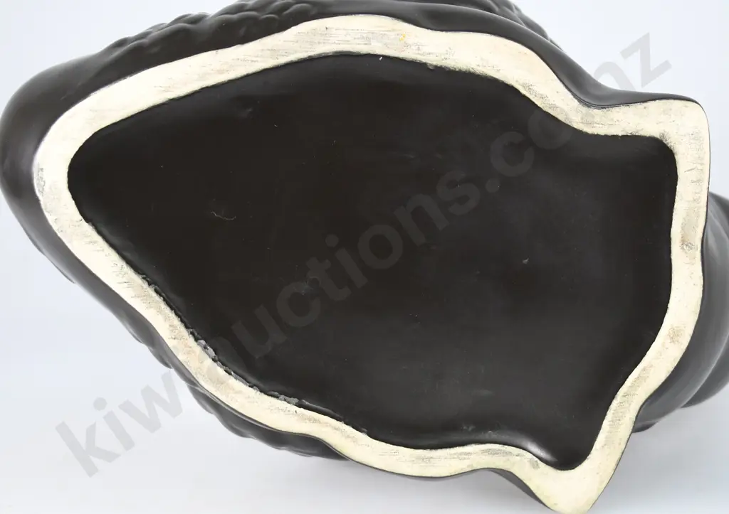 CROWN LYNN LARGE BLACK SWAN Image 1++