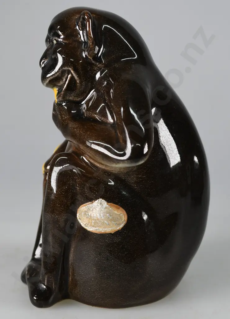 CROWN LYNN MONKEY EATING BANANA Image 1++