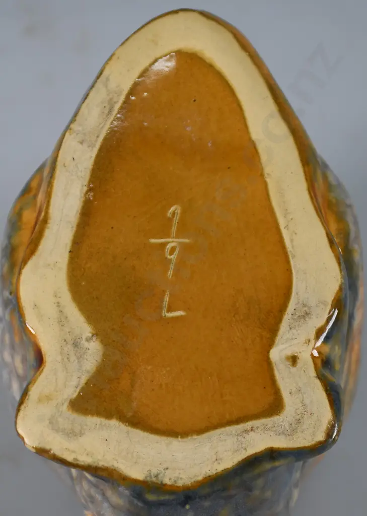 CROWN LYNN/AMBRICO TRICKLE GLAZE SMALL SWAN Image 1++