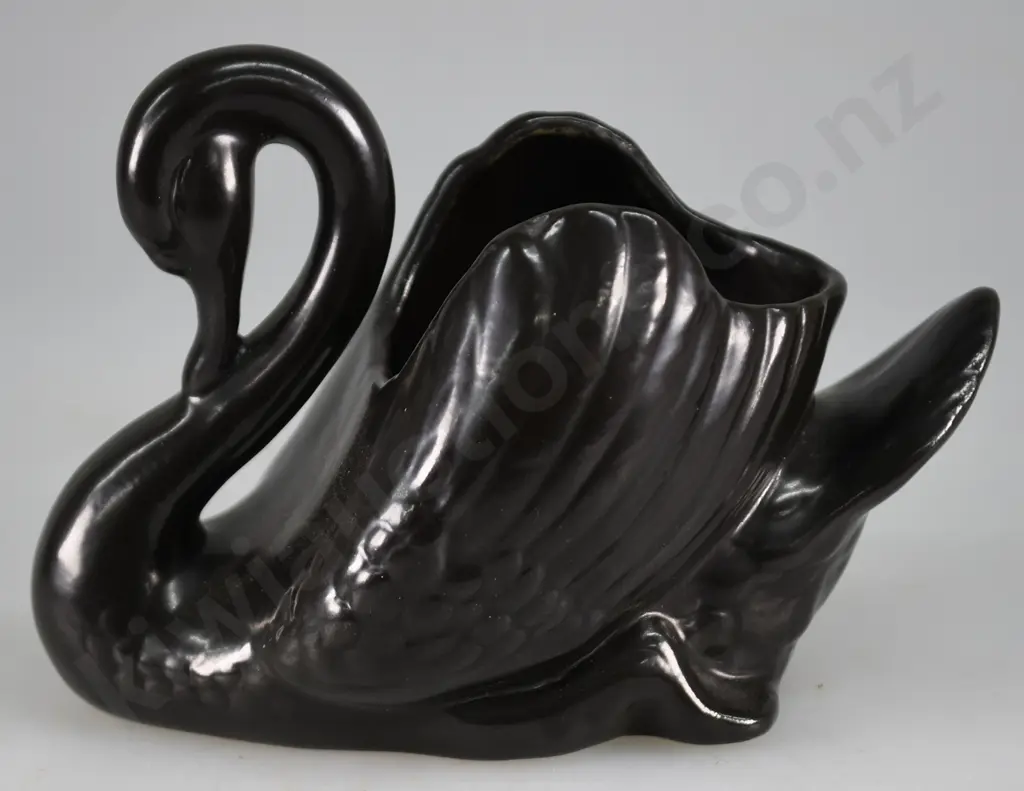 CROWN LYNN SMALL BLACK SWAN Image 1++
