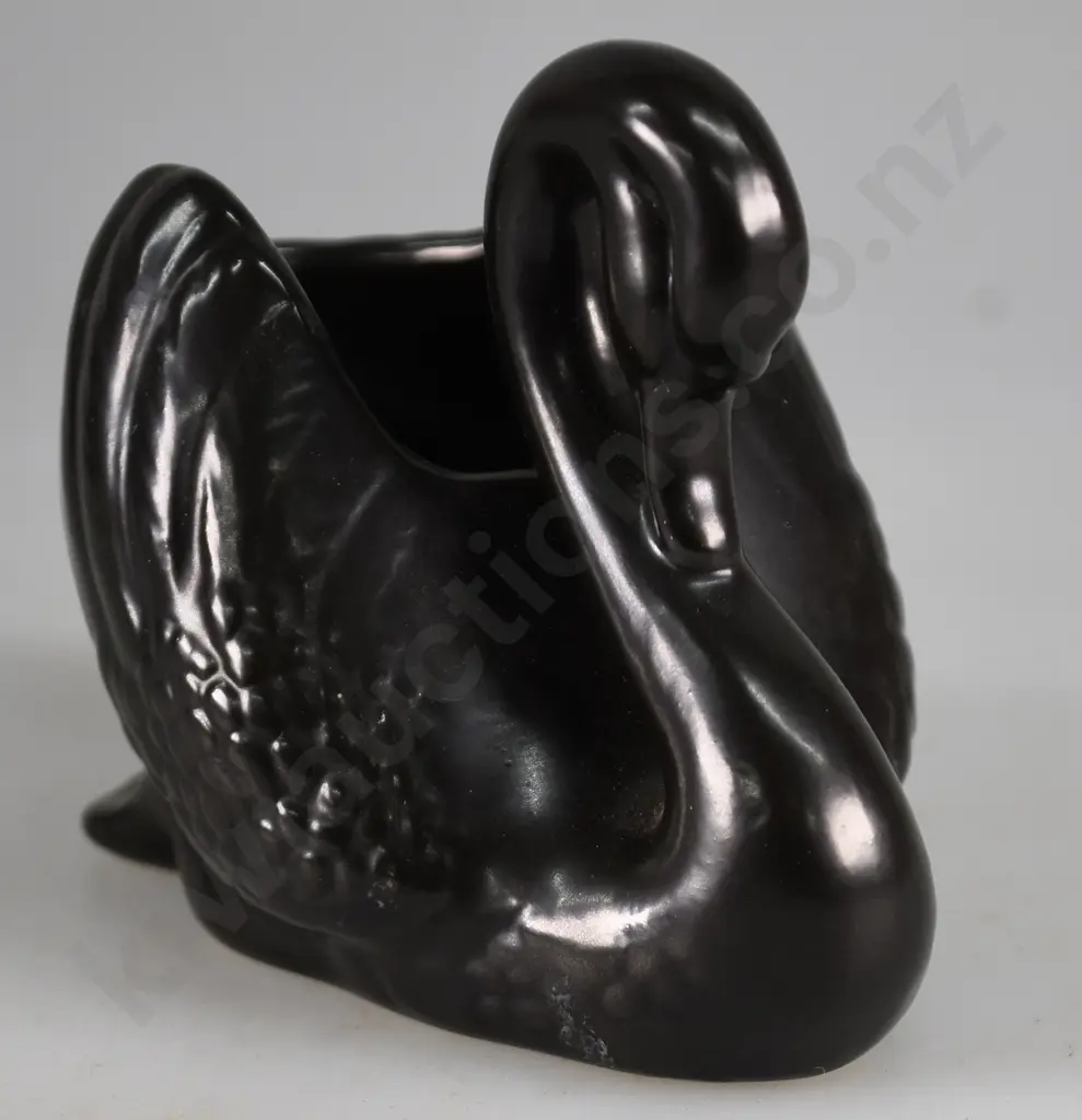 CROWN LYNN SMALL BLACK SWAN Image 1++