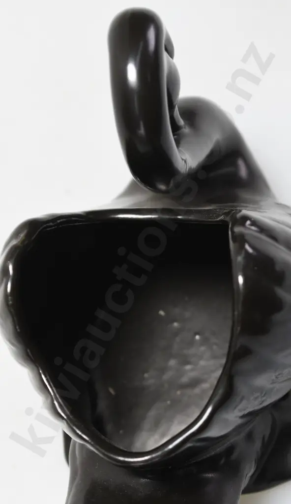 CROWN LYNN SMALL BLACK SWAN Image 1++