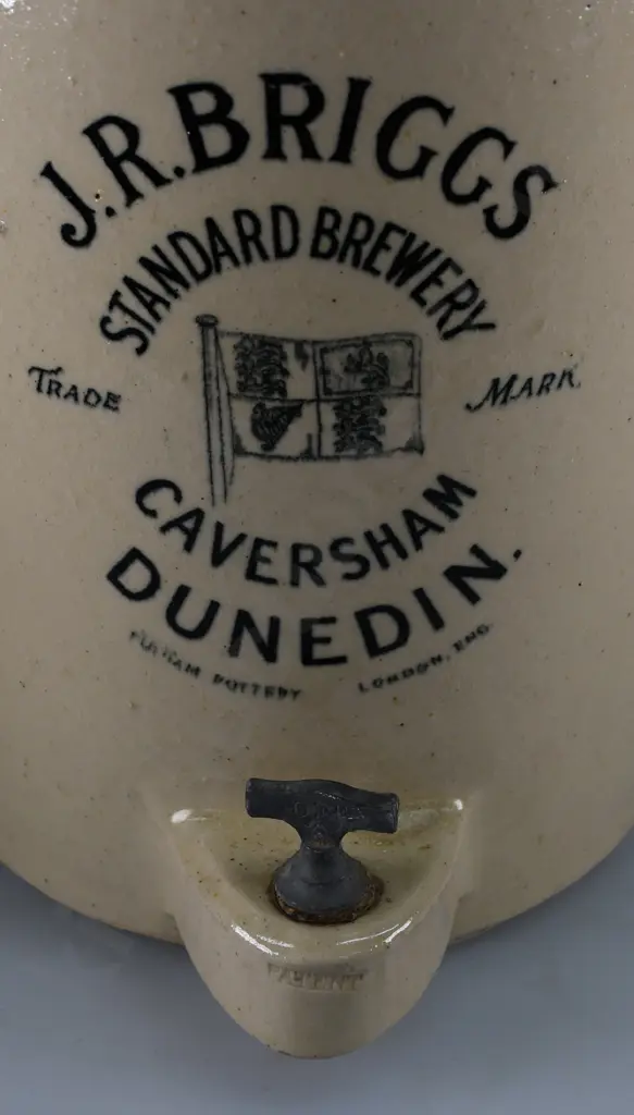 BRIGGS DUNEDIN STONE JAR Image 1++