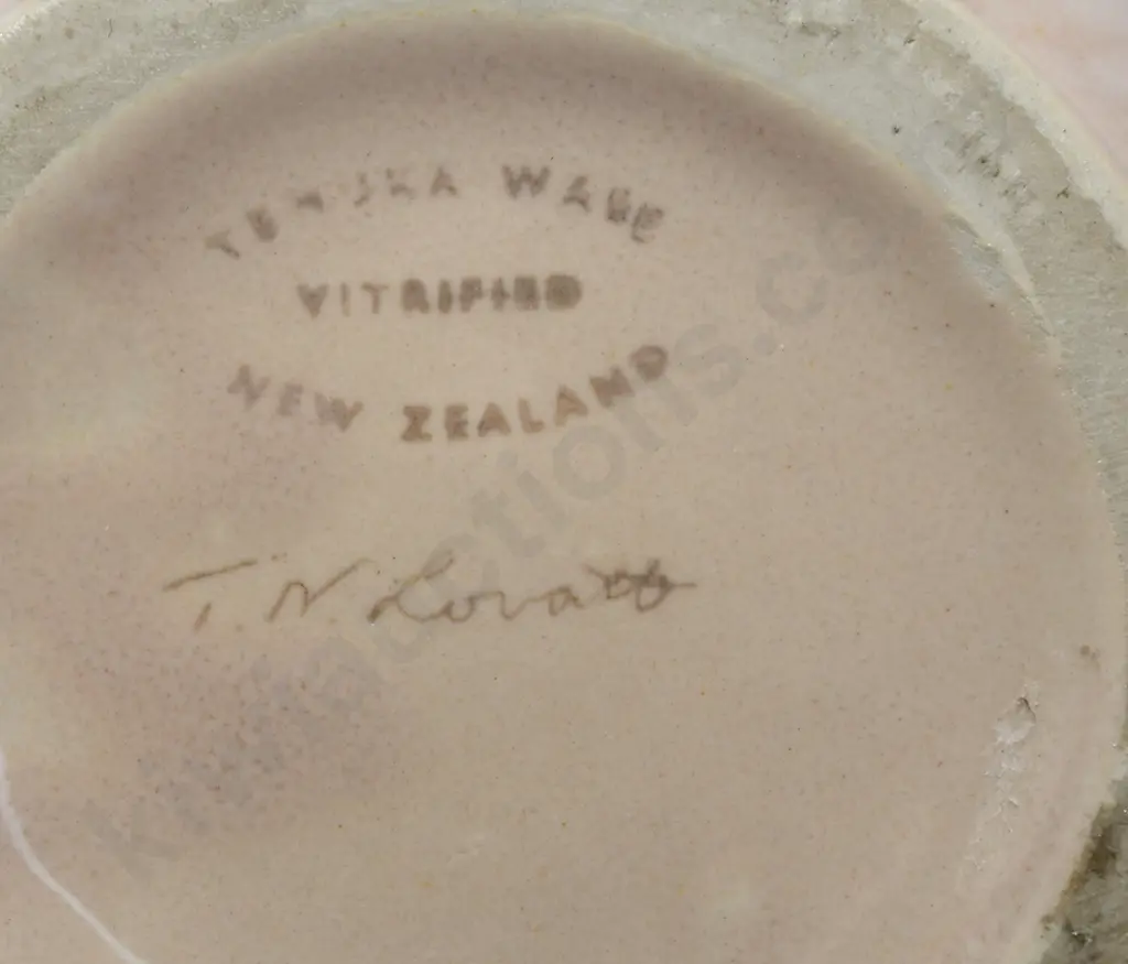 TEMUKA WARE TEAPOT MOTTLED BEIGE Image 1++
