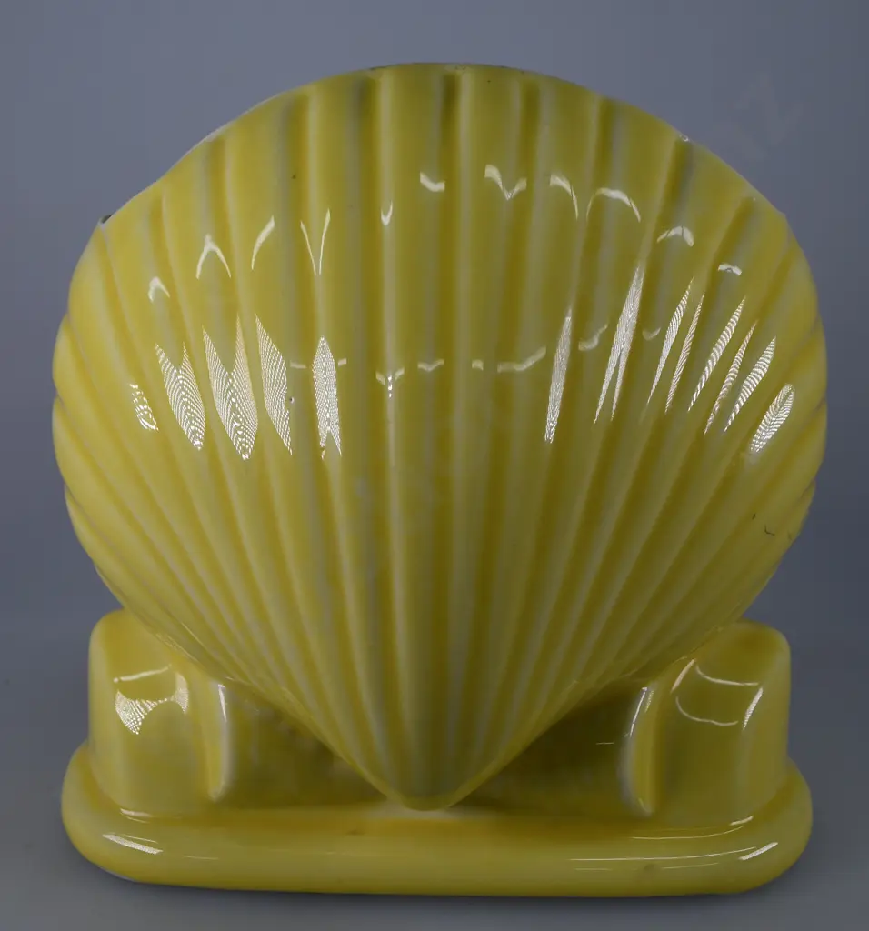 TEMUKA WARE YELLOW SHELL VASE Image 1++