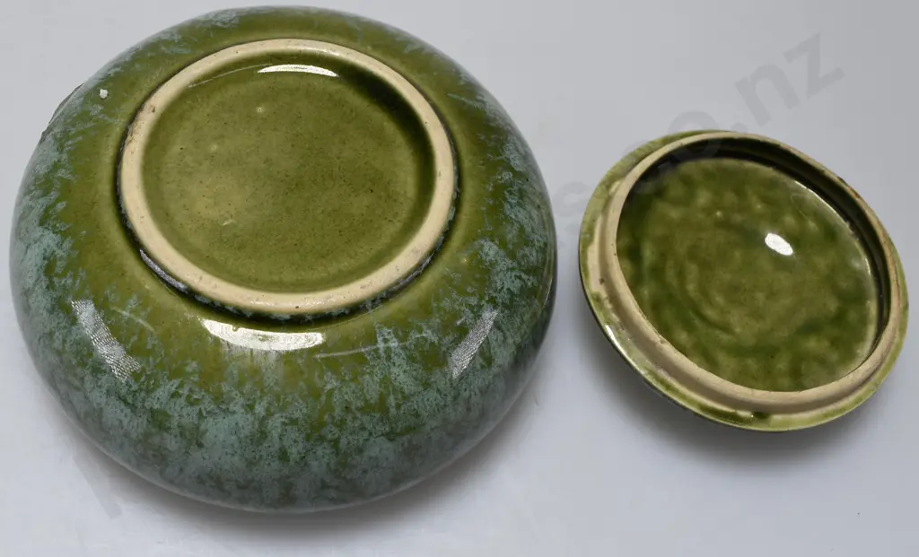 TEMUKA WARE LIDDED TRINKET POT Image 1++