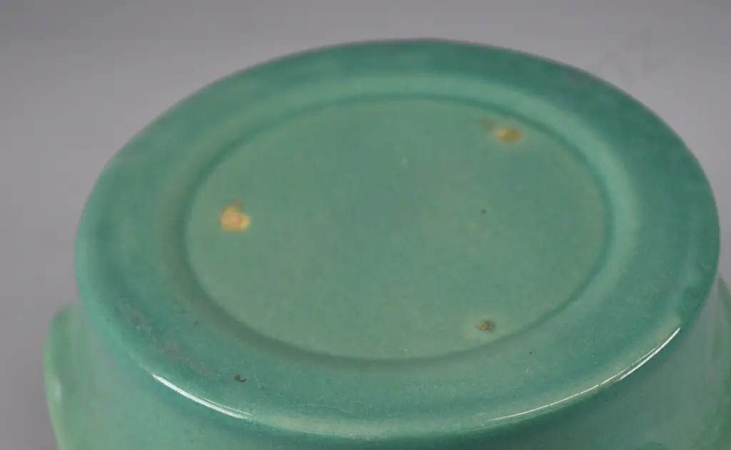 TEMUKA INSULATORS POTTERY ASHTRAY Image 1++