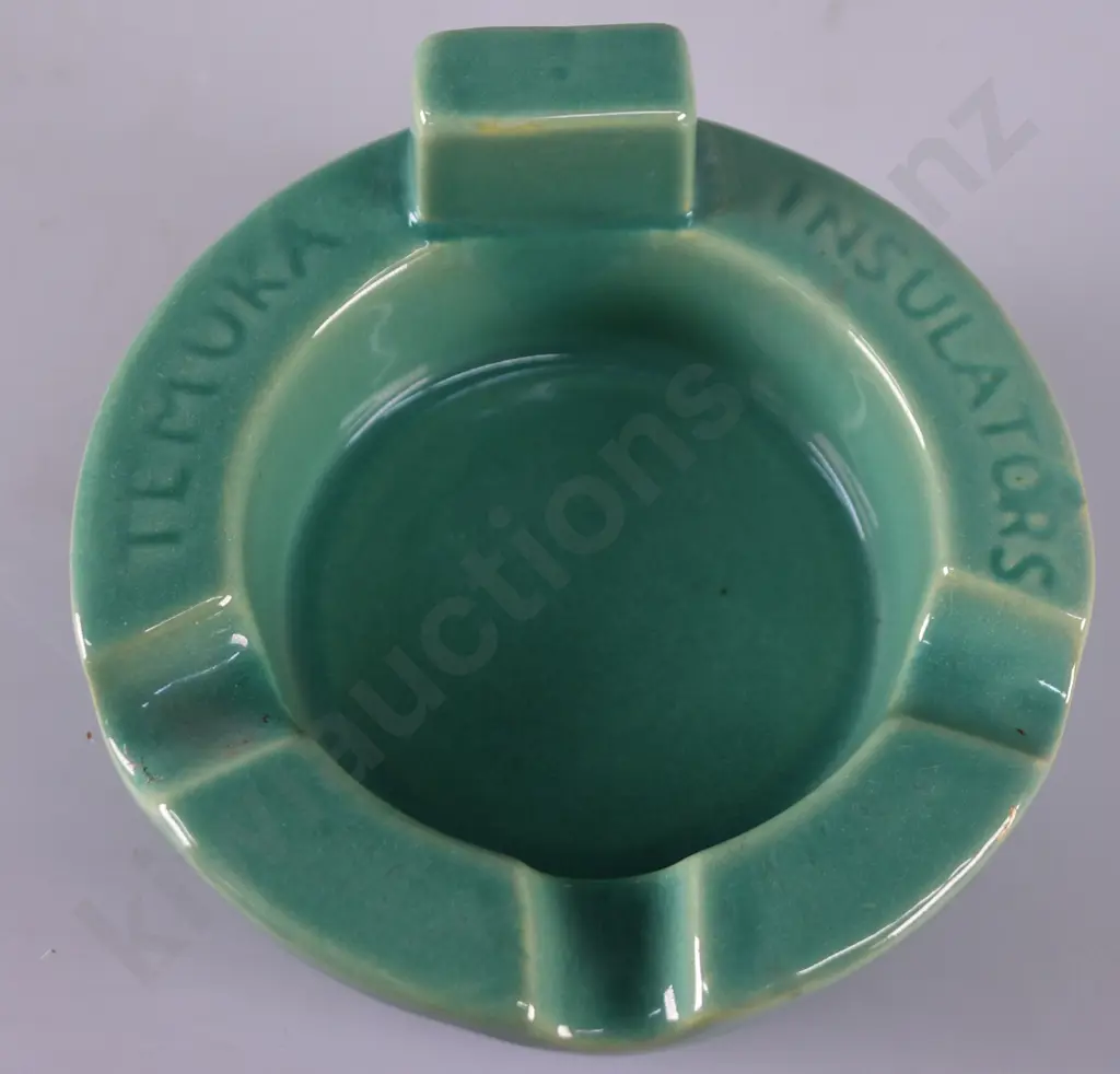 TEMUKA INSULATORS POTTERY ASHTRAY Image 1++
