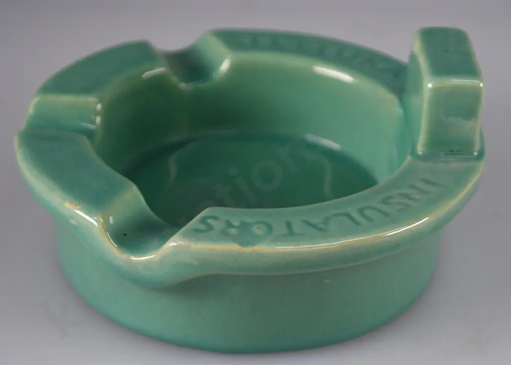 TEMUKA INSULATORS POTTERY ASHTRAY Image 1++