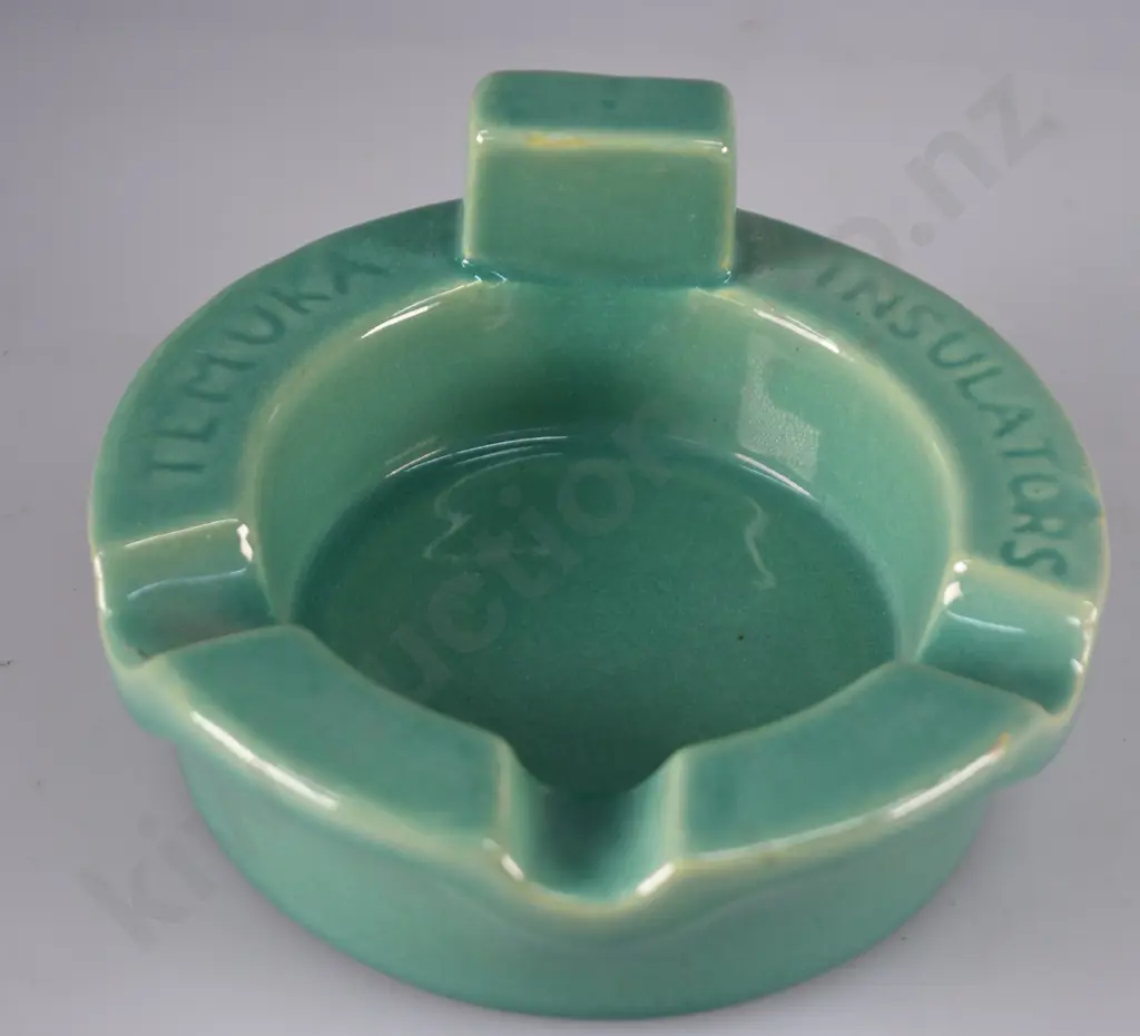 TEMUKA INSULATORS POTTERY ASHTRAY Image 1++