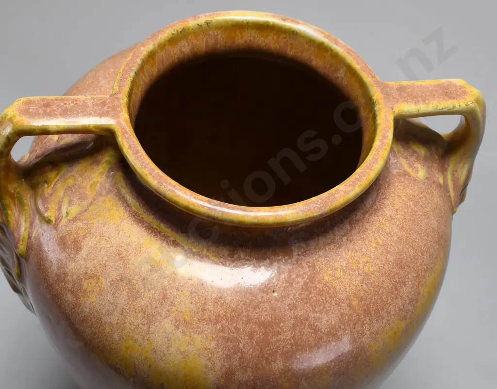 TEMUKA GRECIAN STYLE 2 HANDLED VASE Image 1++