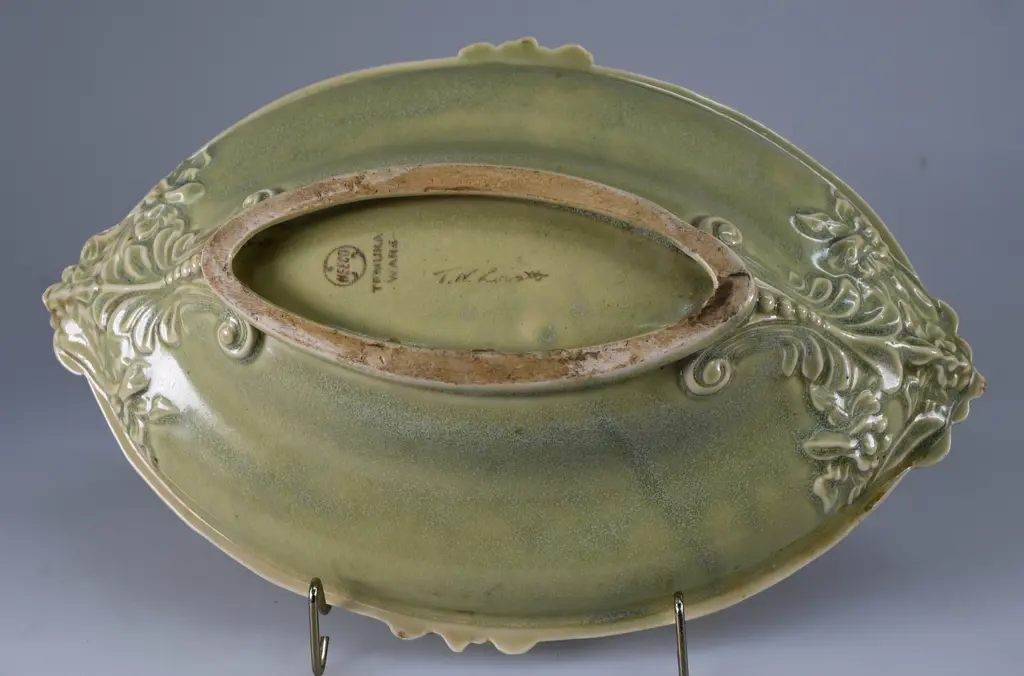 TEMUKA WARE DECO STYLE DISH LIGHT GREEN Image 1++