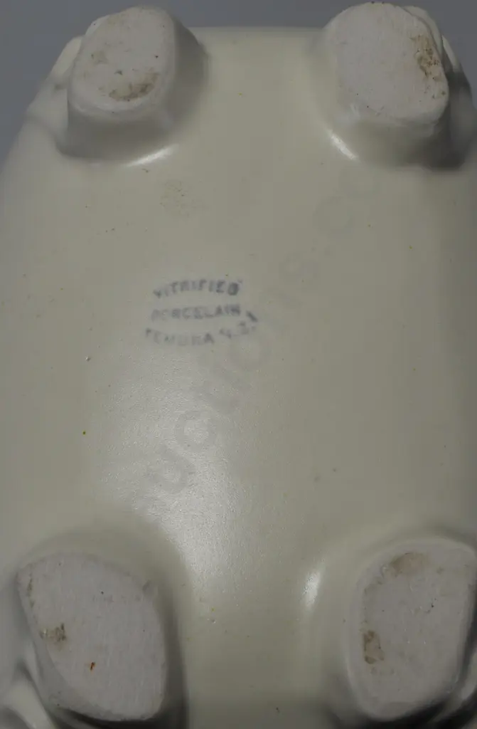 TEMUKA WARE WHITE GLAZED DECO STYLE VASES Image 1++