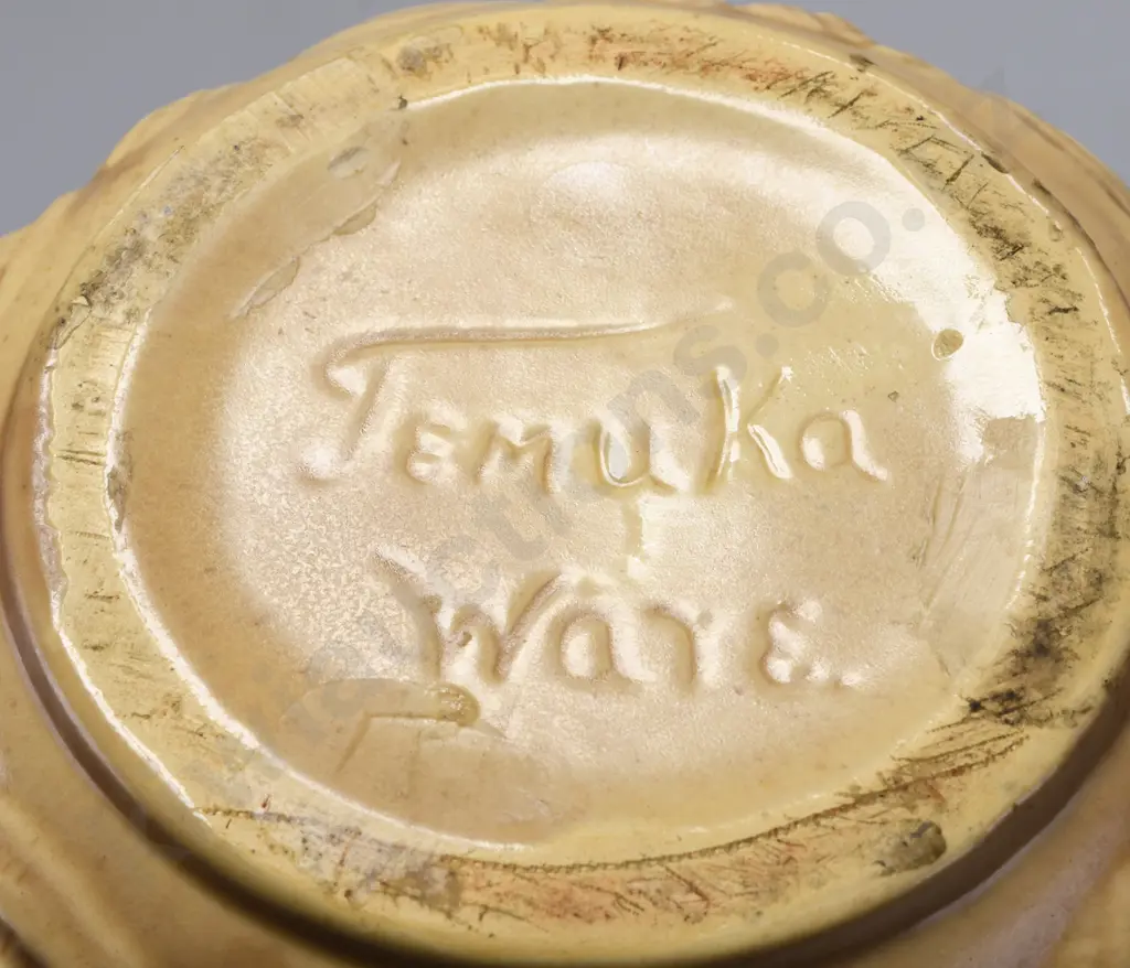 TEMUKA MAORI THEMED TOBACCO JAR LIGHT BEIGE Image 1++