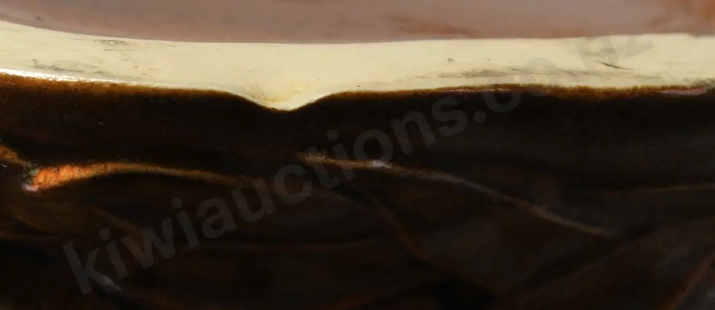 TEMUKA BROWN SEAWEED SHELL VASE Image 1++