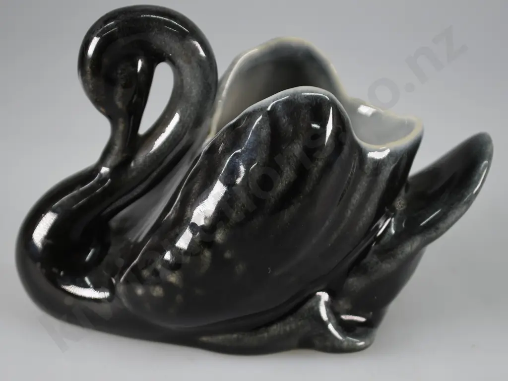 TEMUKA POTTERY SMALL SWAN Image 1++