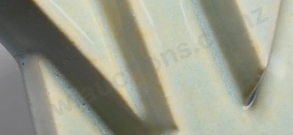 TEMUKA WARE POTTERY WALL POCKET Image 1++