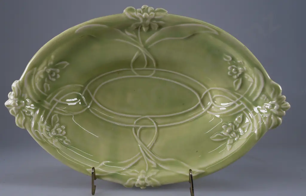 TEMUKA WARE DECO STYLE DISH LIGHT GREEN Image 1++