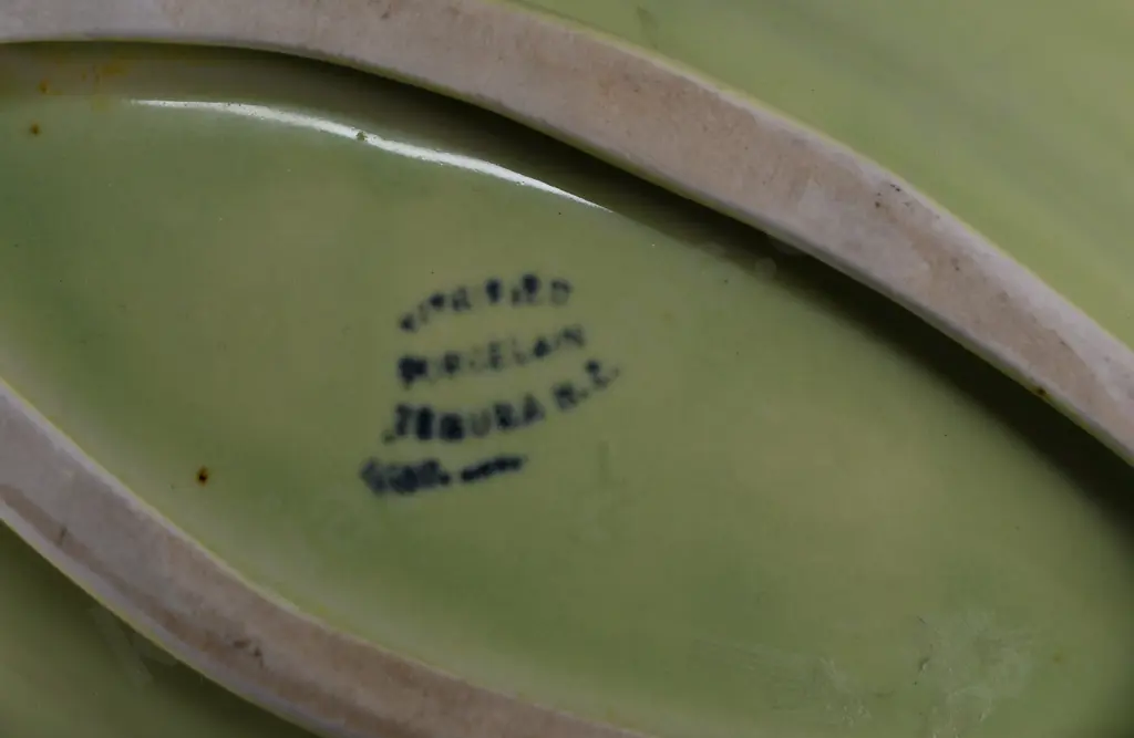 TEMUKA WARE DECO STYLE DISH LIGHT GREEN Image 1++