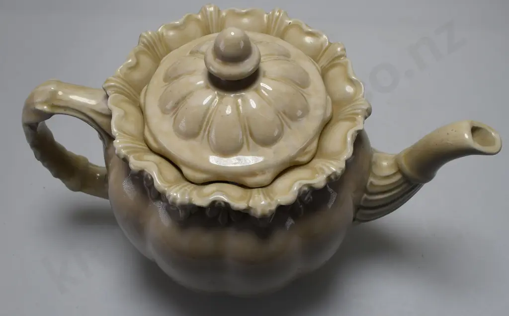 TEMUKA WARE TEAPOT PALE BEIGE Image 1++