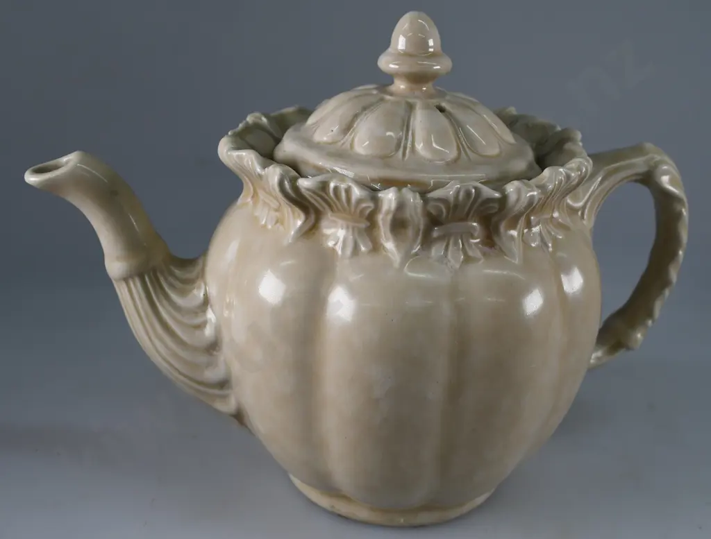 TEMUKA WARE TEAPOT PALE BEIGE Image 1++
