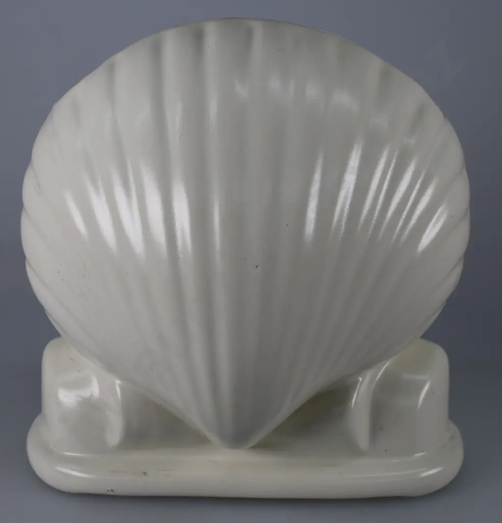 TEMUKA WARE GLOSS WHITE  SHELL VASE Image 1++
