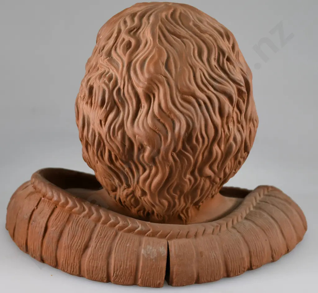 LOVATT TEMUKA POTTERY BUST OF POMARE Image 1++