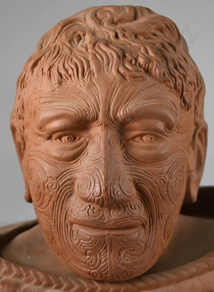 LOVATT TEMUKA POTTERY BUST OF POMARE Image 1++