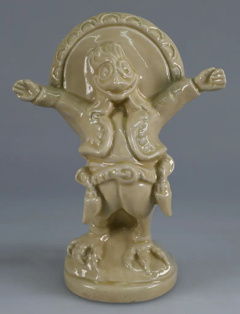 TEMUKA OATMEAL PANCHO FIGURE Image 1++