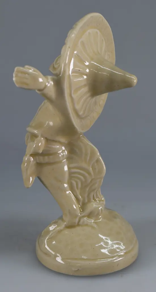 TEMUKA OATMEAL PANCHO FIGURE Image 1++