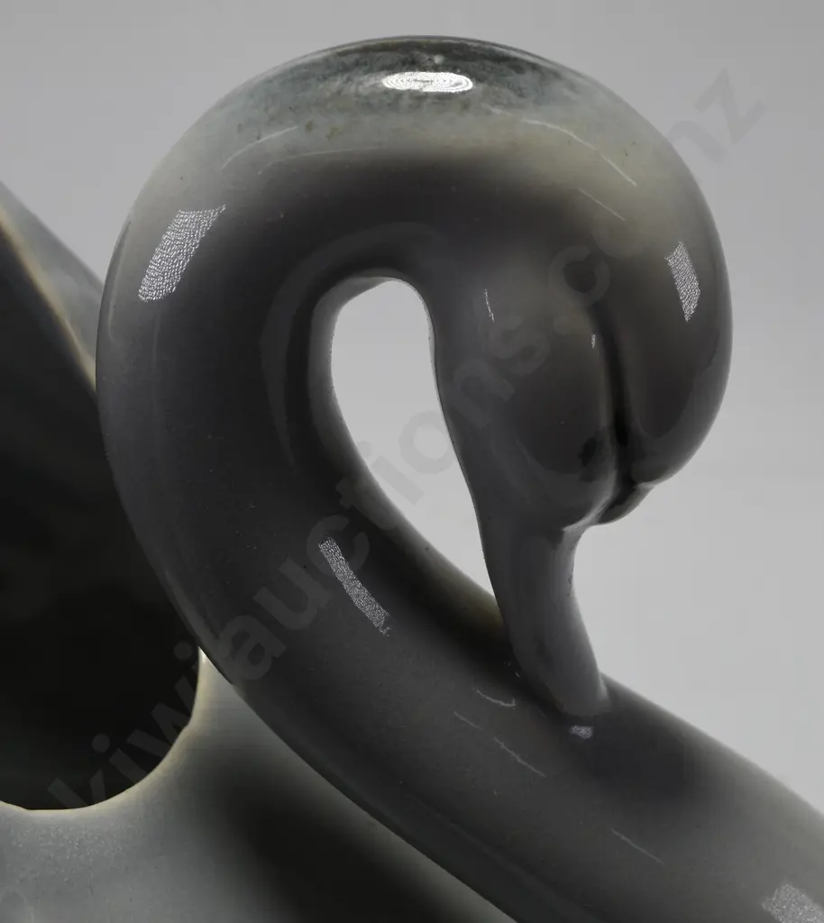 TEMUKA POTTERY LARGE SWAN Image 1++