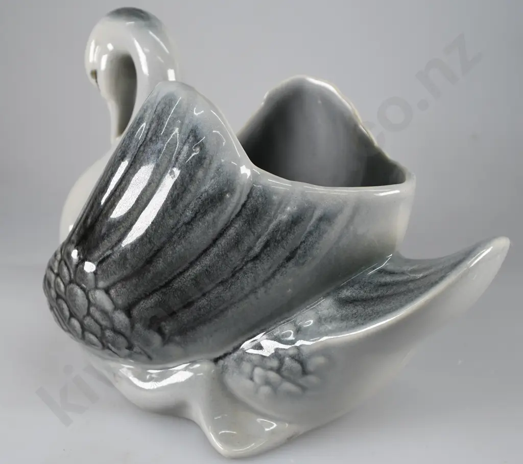 TEMUKA POTTERY LARGE SWAN Image 1++