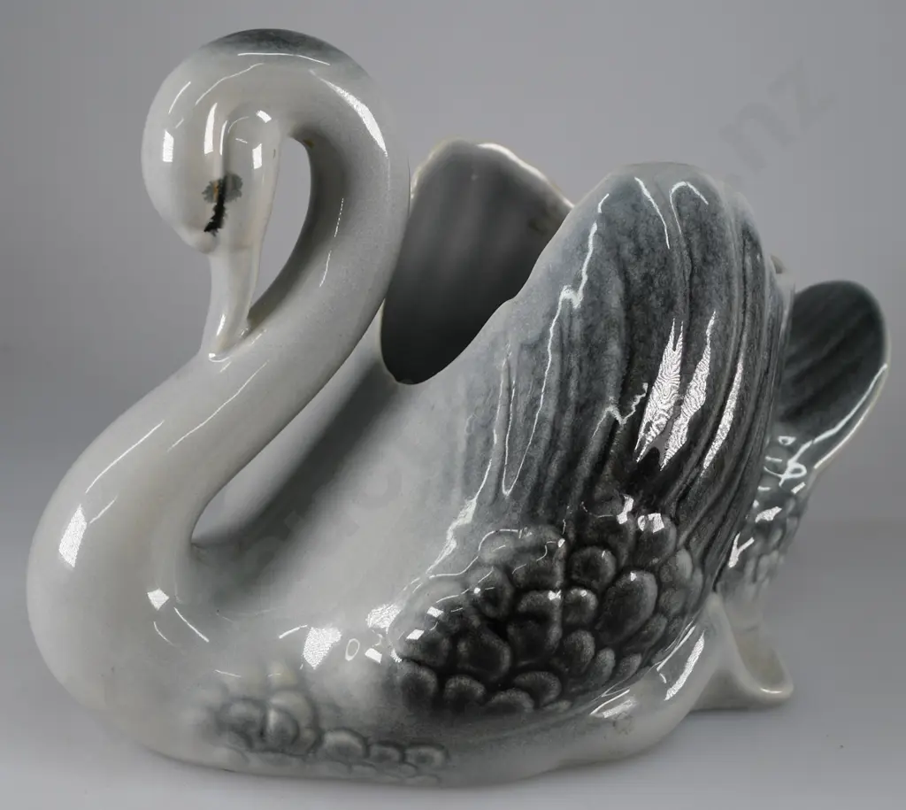 TEMUKA POTTERY LARGE SWAN Image 1++