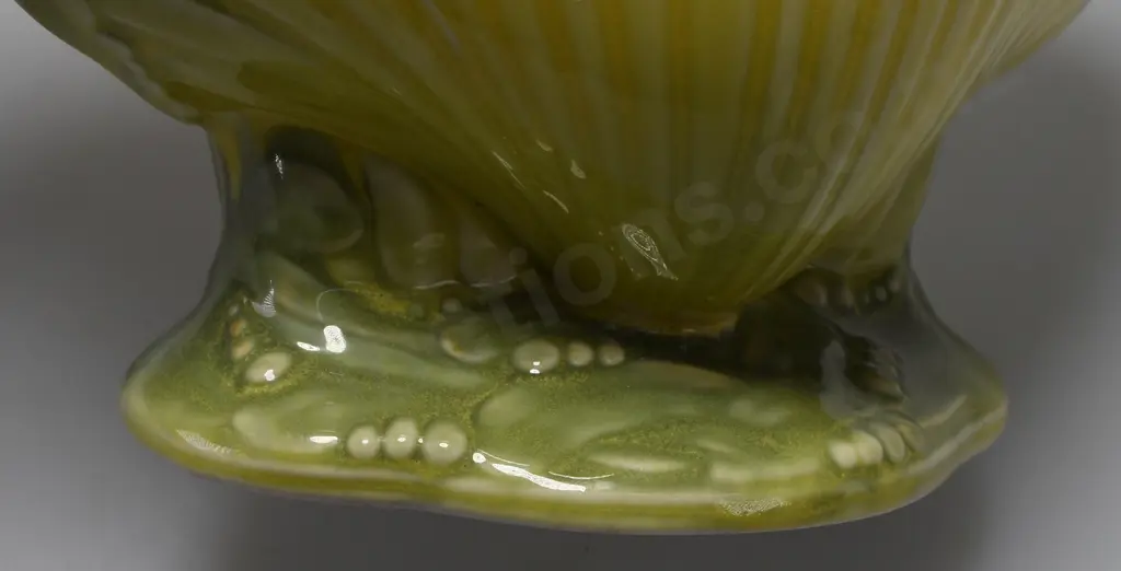 TEMUKA YELLOW GREEN SEAWEED SHELL VASE Image 1++