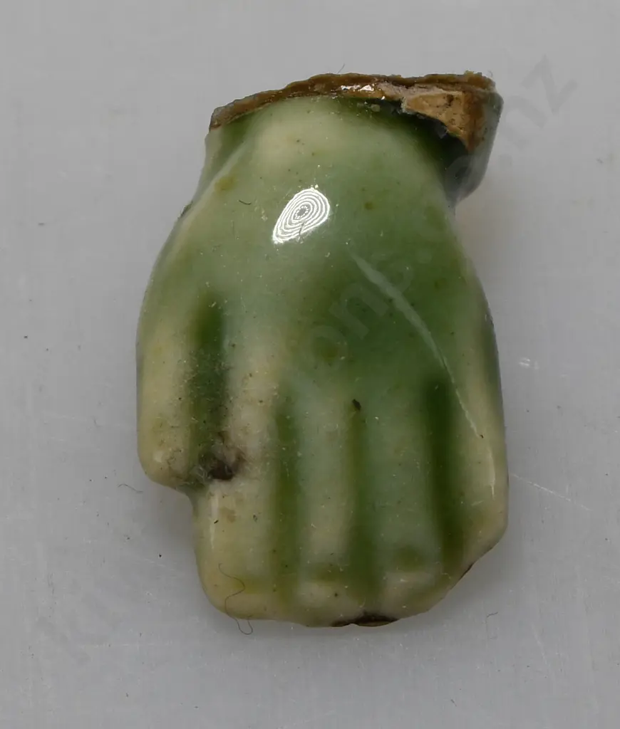 TEMUKA GREEN PANCHO FIGURE Image 1++