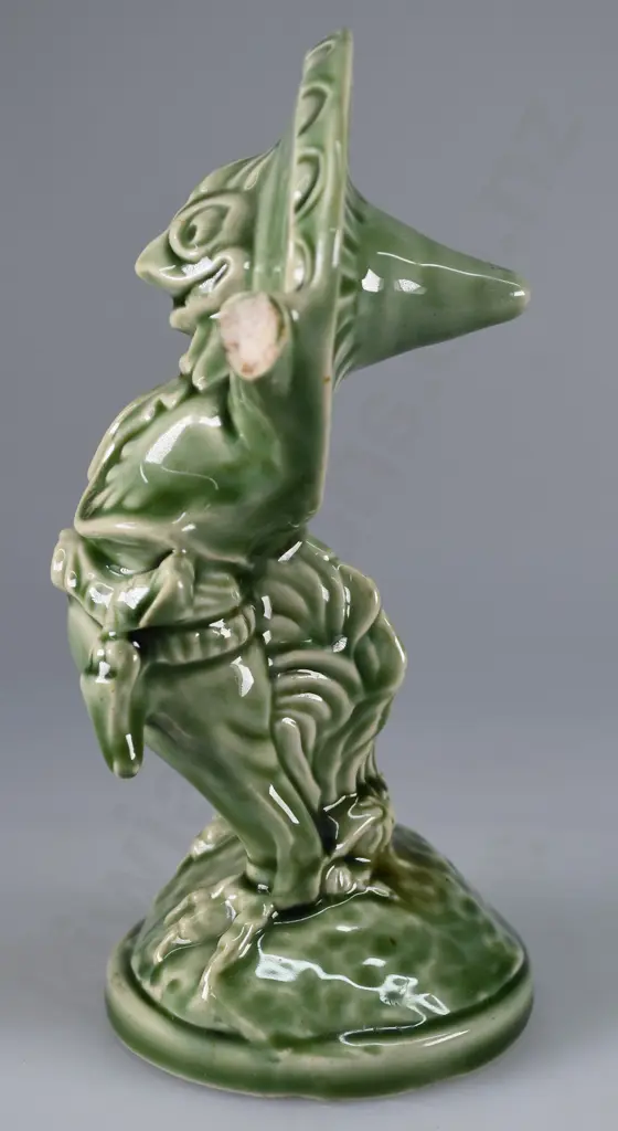 TEMUKA GREEN PANCHO FIGURE Image 1++