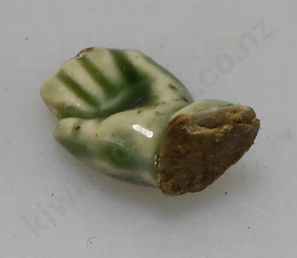 TEMUKA GREEN PANCHO FIGURE Image 1++