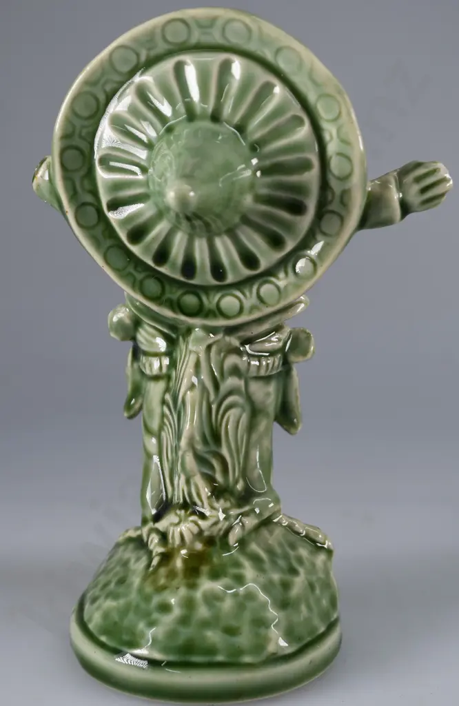TEMUKA GREEN PANCHO FIGURE Image 1++