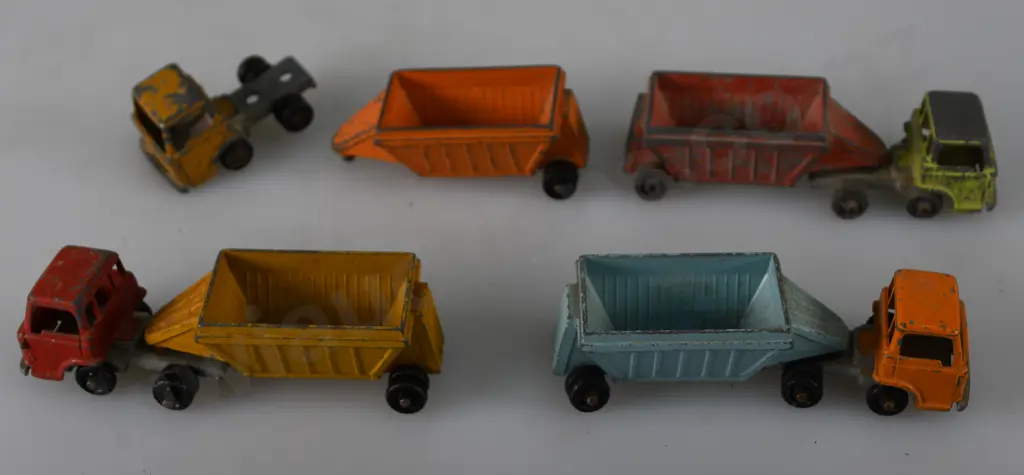 FUN HO MIDGET FORD SAND DUMPERS Image 1++