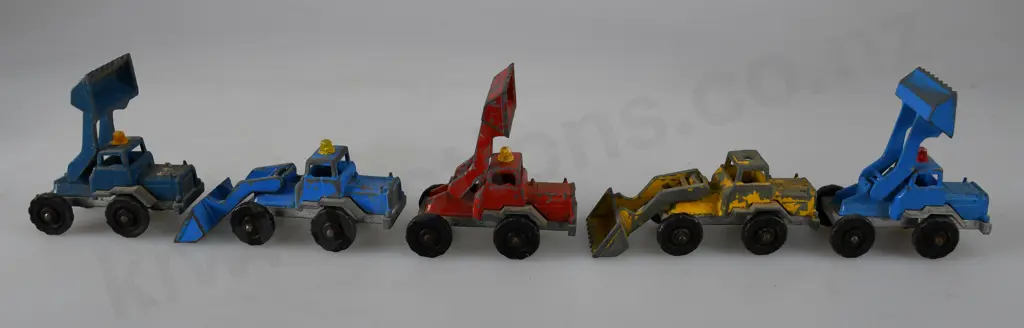 FUN HO MIDGET TRACTOR SHOVELS Image 1++