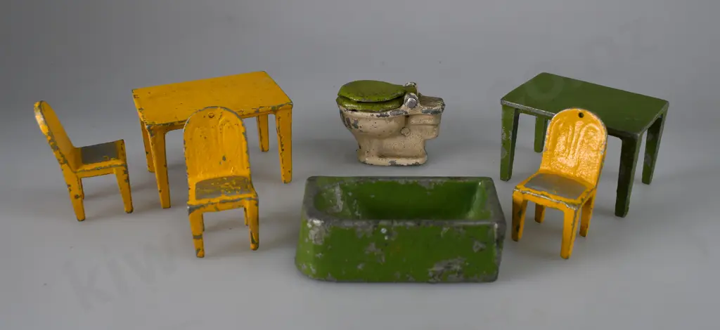 FUN HO DOLLS HOUSE FURNITURE Image 1++