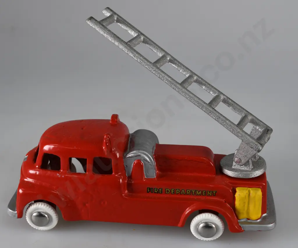 FUN HO ALUMINUM FIRE ENGINES Image 1++