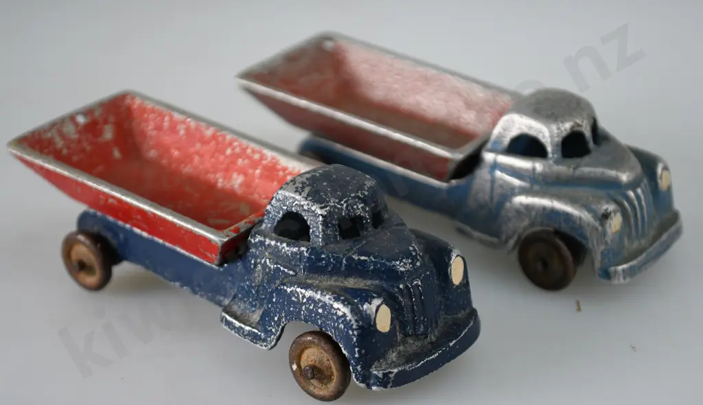 FUN HO SMALL TIP TRUCKS Image 1++