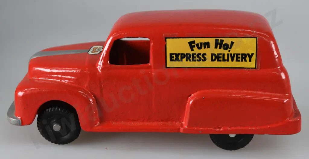 FUN HO RAILWAY BUS AND DELIVERY VAN Image 1++