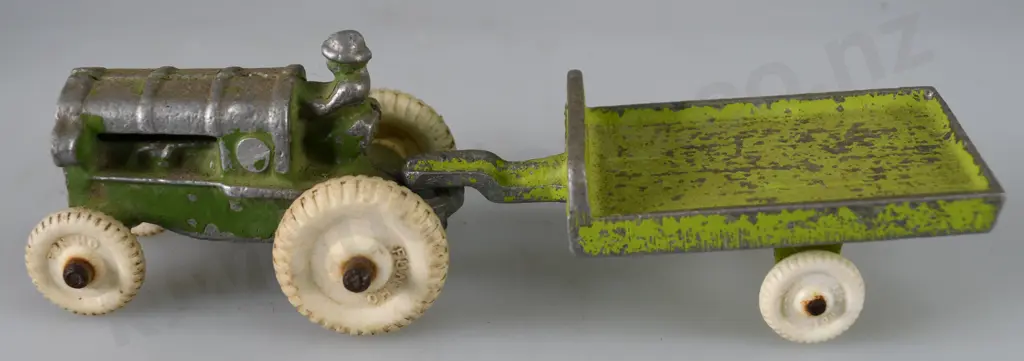 FUN HO SMALL TRACTORS WITH TRAILERS Image 1++