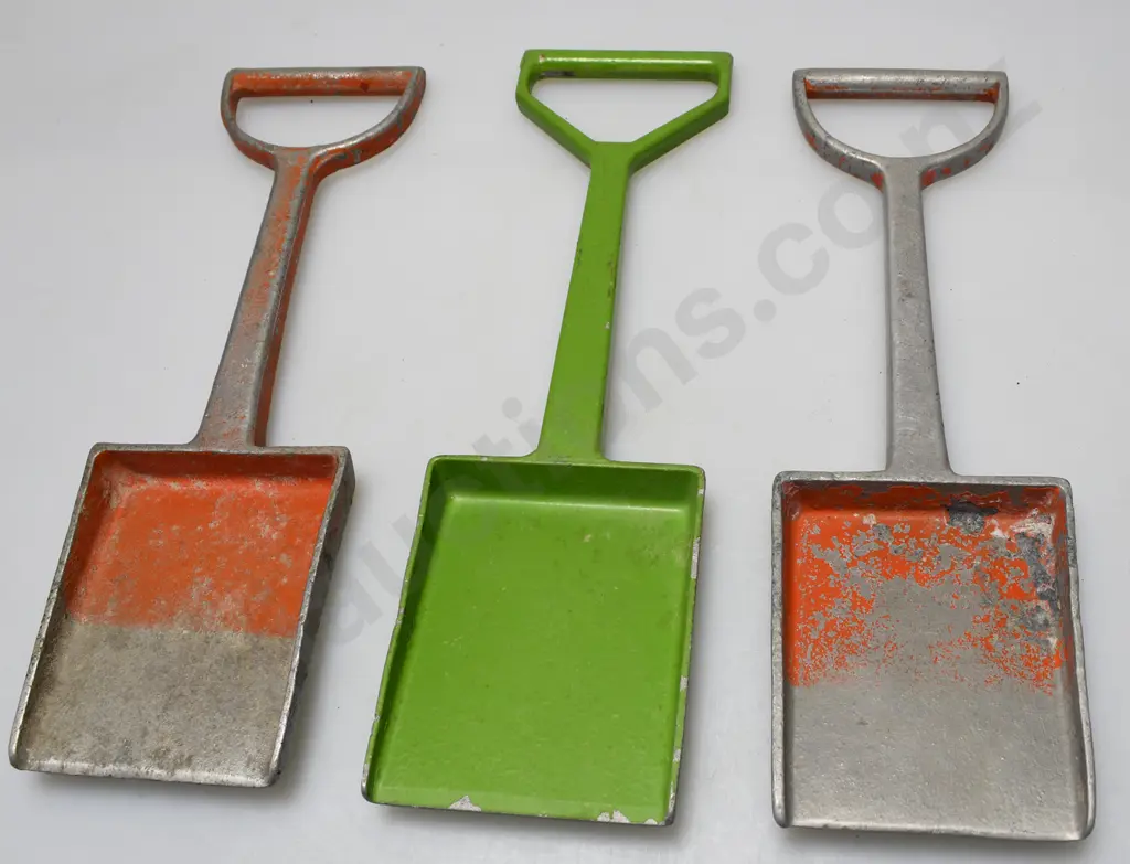 FUN HO ALUMINIUM SHOVELS/SPADES Image 1++