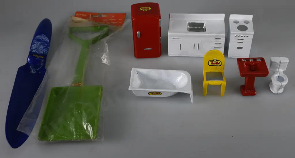FUN HO ALUMINUM DOLLS FURNITURE & TOOLS Image 1++